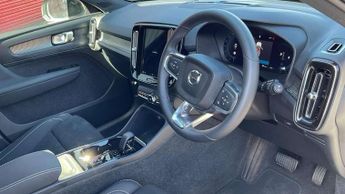 Volvo XC40 2.0 B3P Plus Dark 5dr Auto