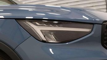 Volvo XC40 2.0 B3P Plus Dark 5dr Auto