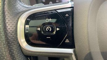 Volvo XC60 2.0 D5 PowerPulse R DESIGN Pro 5dr AWD Geartronic