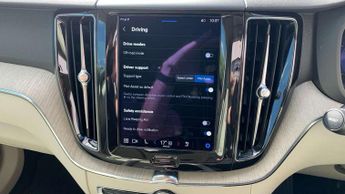 Volvo XC60 2.0 B4P Plus Dark 5dr Geartronic