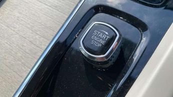 Volvo XC60 2.0 B4P Plus Dark 5dr Geartronic