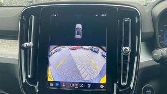 Volvo XC40 2.0 B3P Plus Dark 5dr Auto