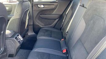 Volvo XC40 2.0 B3P Plus Dark 5dr Auto