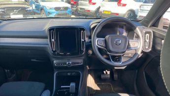 Volvo XC40 2.0 B3P Plus Dark 5dr Auto