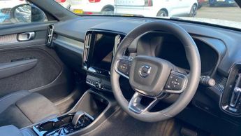 Volvo XC40 2.0 B3P Plus Dark 5dr Auto