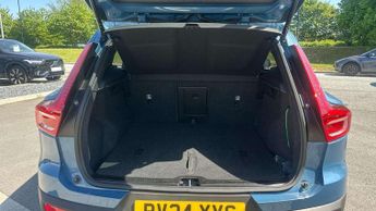 Volvo XC40 2.0 B4P Plus Dark 5dr Auto