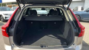 Volvo XC60 2.0 B5P Ultimate Dark 5dr AWD Geartronic