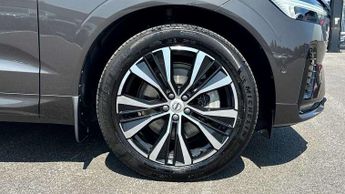Volvo XC60 2.0 B4D Plus Dark 5dr AWD Geartronic