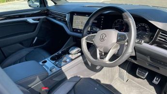 Volkswagen Touareg 3.0 V6 TDI 4Motion 231 R-Line Tech 5dr Tip Auto