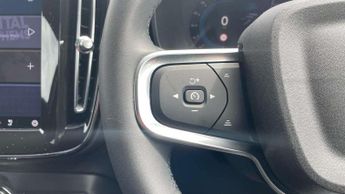 Volvo XC40 2.0 B3P Plus Dark 5dr Auto