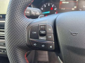 Ford Focus 1.0 EcoBoost Hybrid mHEV 155 ST-Line 5dr Auto