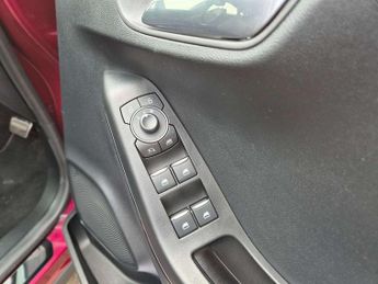 Ford Puma 1.0 EcoBoost Vivid Ruby Edition 5dr DCT