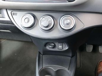 Toyota Yaris 1.5 VVT-i Icon 5dr