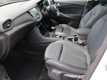 Vauxhall Grandland X 1.2 Turbo Elite Nav 5dr