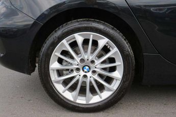 BMW 1 Series 118i [136] SE 5dr Step Auto [Live Cockpit Pro]