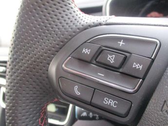 MG HS 1.5 T-GDI PHEV Trophy 5dr Auto