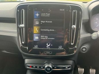 Volvo XC40 1.5 T3 R DESIGN 5dr