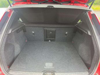 Volvo XC40 1.5 T3 R DESIGN 5dr