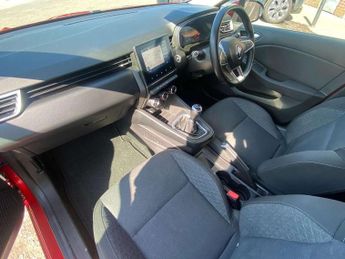 Renault Clio 1.0 TCe 100 Iconic 5dr