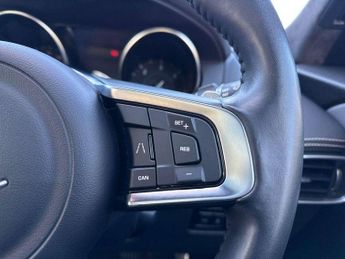 Jaguar F-Pace 2.0d [240] R-Sport 5dr Auto AWD