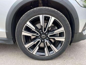 Volvo V60 Cross Country 2.0 B4D Cross Country 5dr AWD Auto