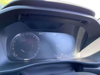 Volvo XC40 Recharge 1.5 T4 Recharge PHEV R DESIGN 5dr Auto