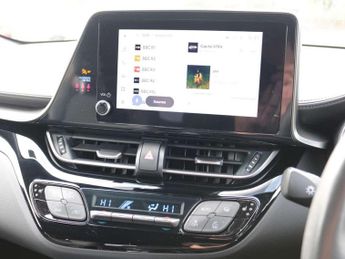 Toyota C-HR 1.8 Hybrid Design 5dr CVT