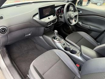 Nissan Juke 1.0 DiG-T N-Connecta 5dr DCT