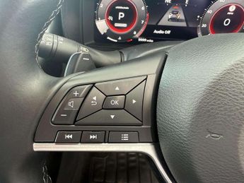 Nissan Juke 1.0 DiG-T N-Connecta 5dr DCT