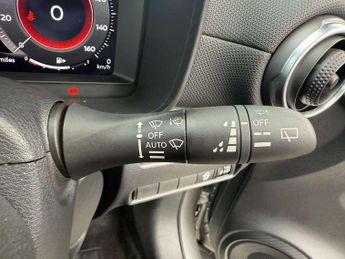 Nissan Juke 1.0 DiG-T N-Connecta 5dr DCT