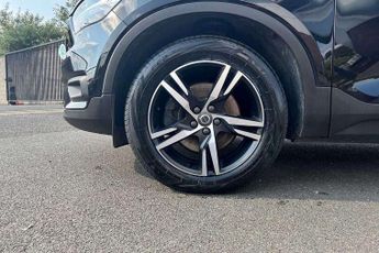 Volvo XC40 2.0 B4P R DESIGN 5dr AWD Auto