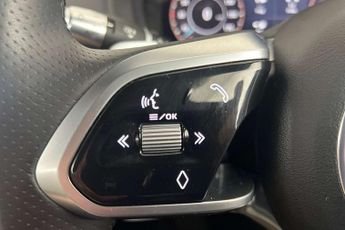 Jaguar XE 2.0 D200 R-Dynamic SE 4dr Auto