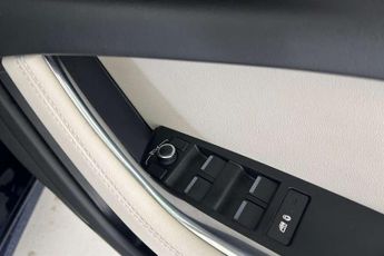 Jaguar XE 2.0 D200 R-Dynamic SE 4dr Auto