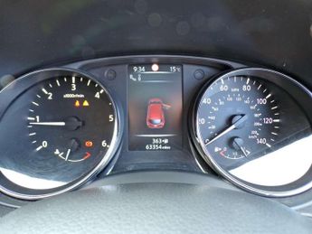 Nissan Qashqai 1.6 dCi Tekna [Non-Panoramic] 5dr 4WD