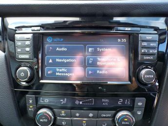 Nissan Qashqai 1.6 dCi Tekna [Non-Panoramic] 5dr 4WD