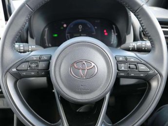 Toyota Yaris Cross 1.5 Hybrid Design 5dr CVT