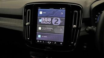 Volvo XC40 2.0 B3P Plus Dark 5dr Auto
