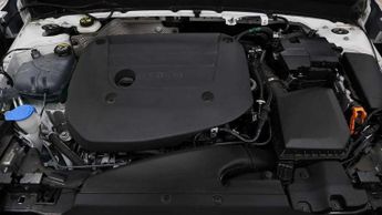 Volvo XC40 2.0 B3P Plus Dark 5dr Auto