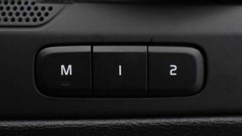 Volvo XC40 2.0 B3P Plus Dark 5dr Auto