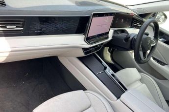 Volkswagen Passat Estate 1.5 TSI eHybrid Elegance 5dr DSG