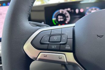 Volkswagen Passat Estate 1.5 TSI eHybrid Elegance 5dr DSG