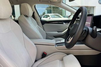 Volkswagen Passat Estate 1.5 TSI eHybrid Elegance 5dr DSG