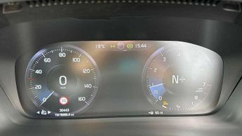 Volvo XC40 1.5 T3 [163] R DESIGN 5dr