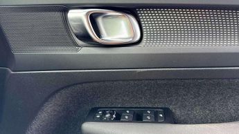 Volvo XC40 1.5 T3 [163] R DESIGN 5dr