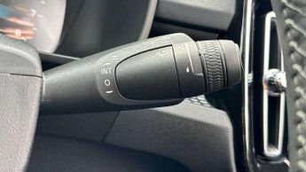 Volvo XC40 1.5 T3 [163] R DESIGN 5dr