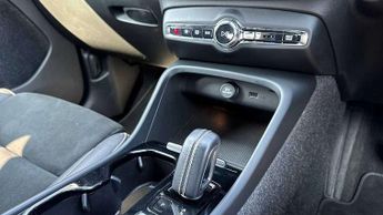 Volvo XC40 2.0 B4P R DESIGN 5dr AWD Auto