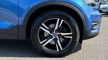 Volvo XC40 2.0 B4P R DESIGN 5dr AWD Auto