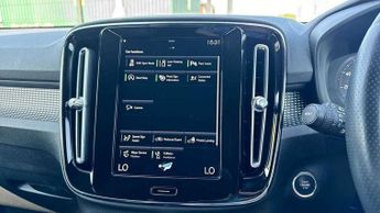Volvo XC40 2.0 B4P R DESIGN 5dr AWD Auto