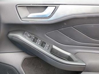 Ford Focus 1.0 EcoBoost Titanium 5dr