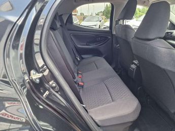Toyota Yaris 1.5 Hybrid Design 5dr CVT